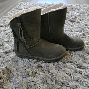 BearPaw Women's Suede Winter Boots